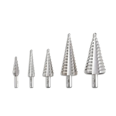 HDD step drill bit with straight flutes